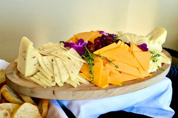 Comment organiser une soirée de dégustation de fromages et bières dans un bar à fromages ?